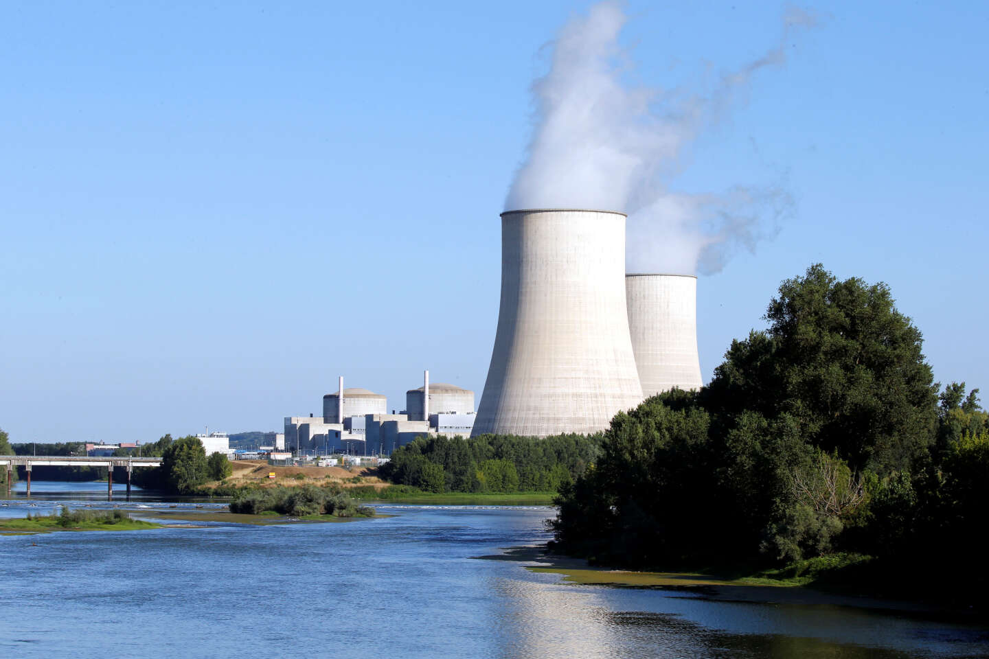 Canicule : EDF doit mettre à l’arrêt deux réacteurs nucléaires