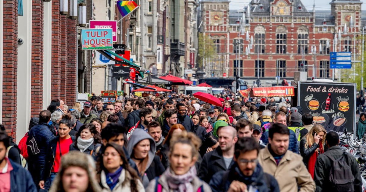 Venise, Amsterdam, Barcelone... Face au tourisme de masse, les villes serrent la vis